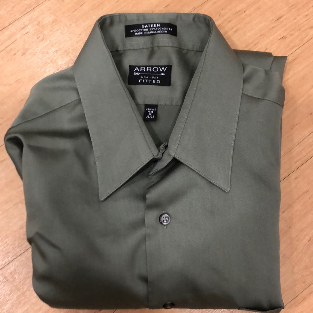Men’s Fitted Dress Shirt